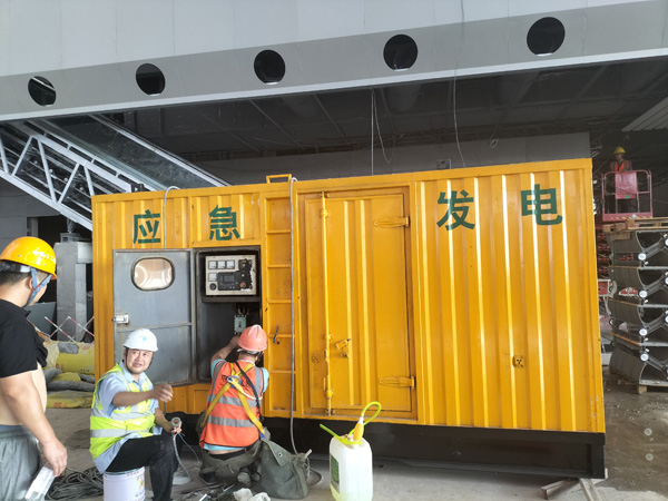 普格怎样判断空气滤清器是否需要更换？